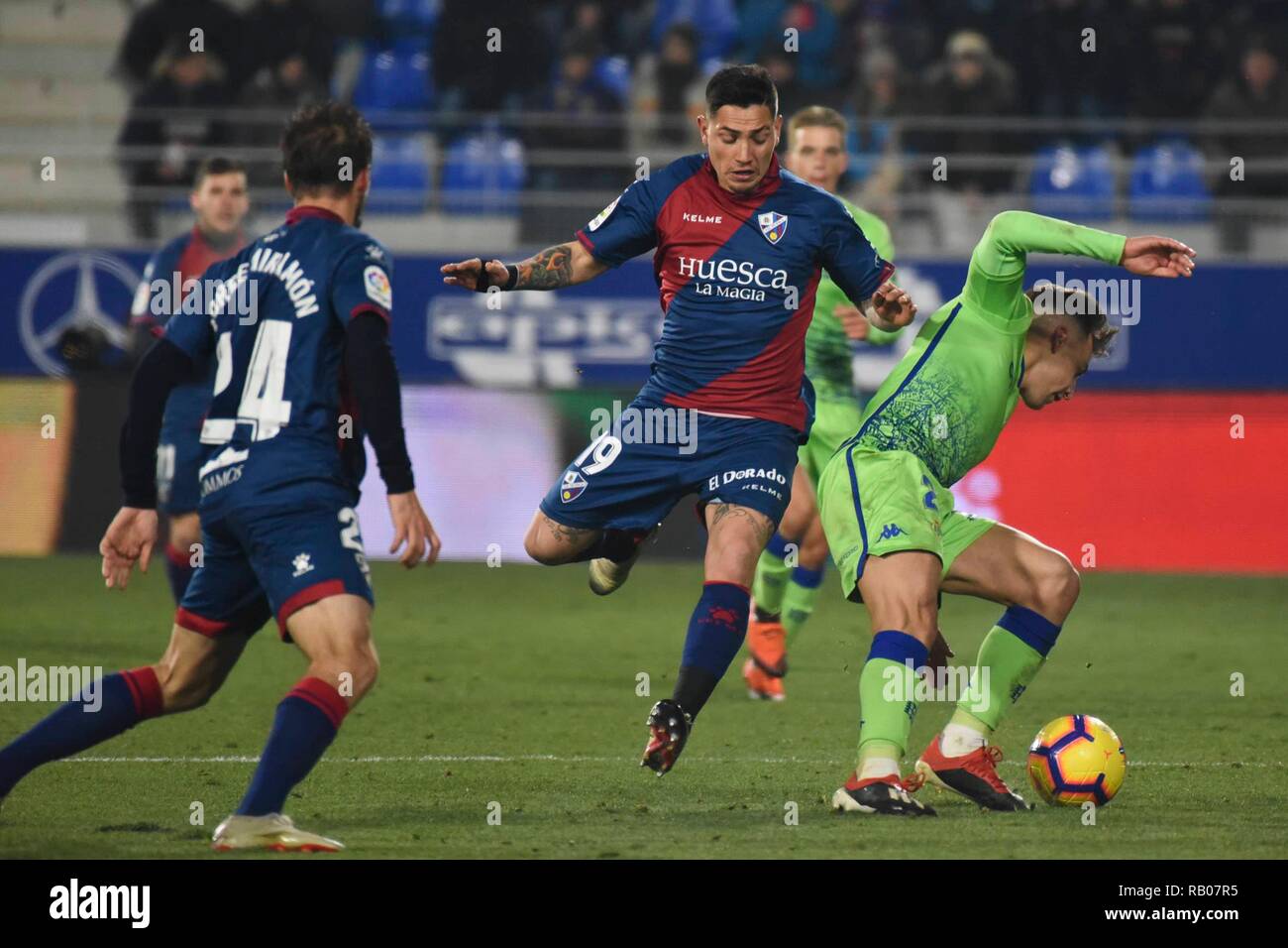 Spanien. 5. Jan 2019. HUESCA V-Real Betis Chimy Avila von S.D. Huesca in Aktion während der spanischen Liga, der Primera División Santander, Fußballspiel zwischen Huesca und Betis am 5. Januar 2019 bei Alcoraz Stadion in Huesca, Spanien. (Foto von Veronica Lacasa/Cordon Cordon Drücken Drücken) Credit: CORDON PRESSE/Alamy leben Nachrichten Stockfoto