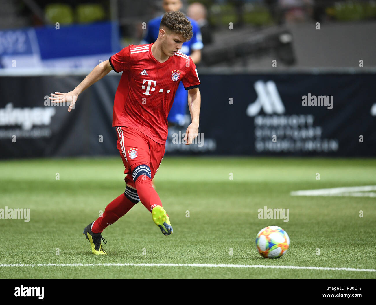 Sindelfingen, Deutschland. 05 Jan, 2019. Main Turnier / professionelles Turnier: Single Action, Freestyle Jahn Herrmann (Bayern München). GES/Fußball/Innen- Wettbewerb: Mercedes-Benz JuniorCup 2019, 05.01.2019 Fußball, Fußball: Unter 19 Hallenturnier, Sindelfingen, Januar 5, 2019 | Verwendung der weltweiten Kredit: dpa/Alamy leben Nachrichten Stockfoto