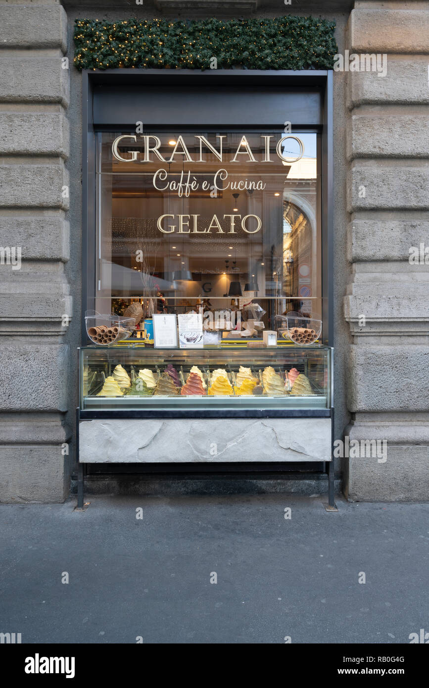 Das Fenster der Eisdiele in der Innenstadt von Mailand, Italien Stockfoto