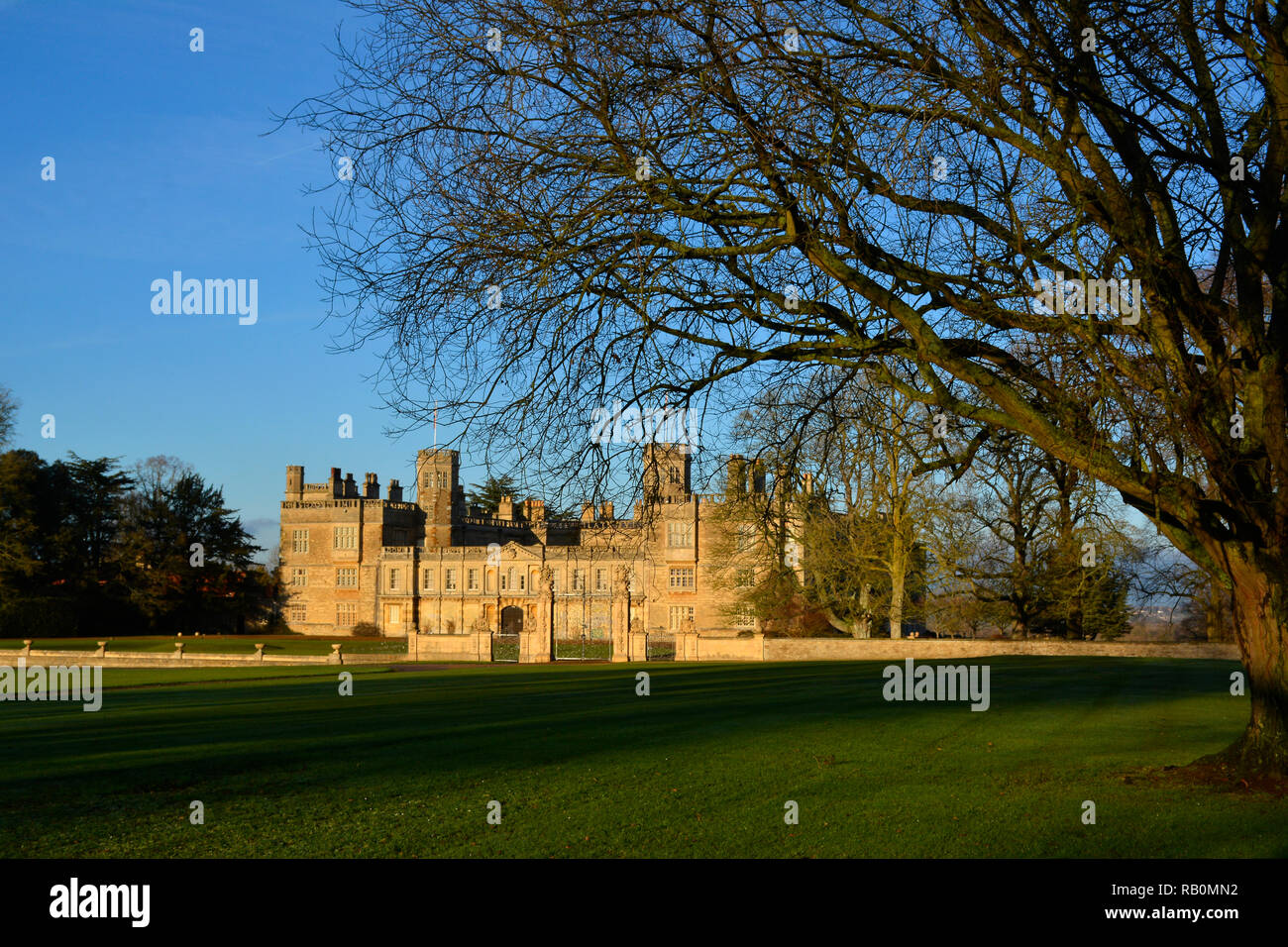 Blick auf Schloss Ashby House, Northamptonshire. Haus des Marquis von Northampton, Großbritannien Stockfoto