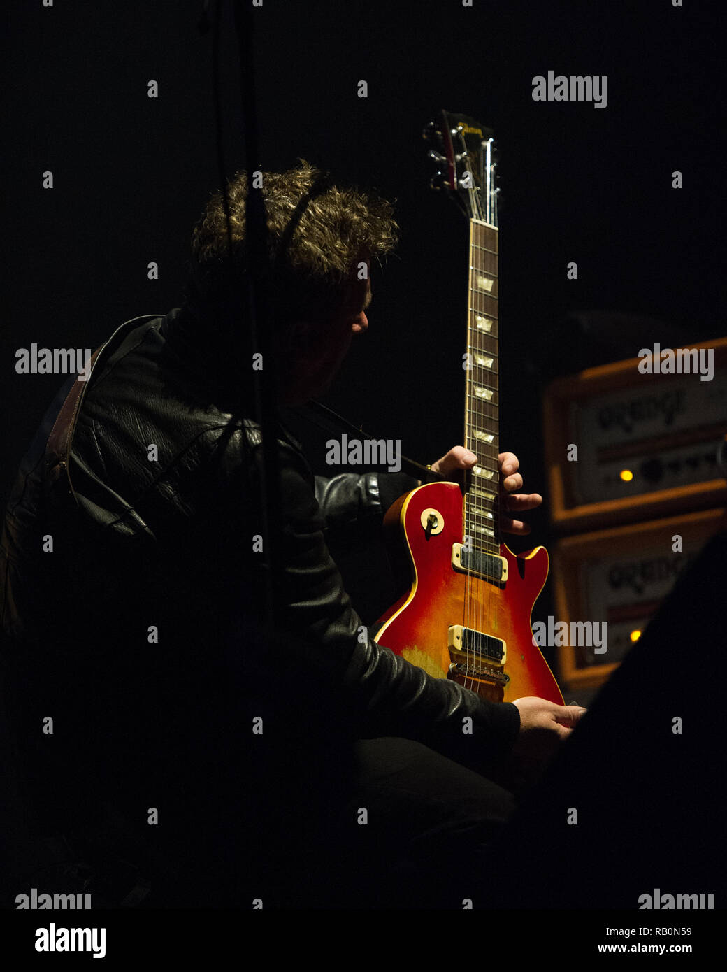 Gitarrist - Andy Dunlop von Indy band Travis führt an die SSE-Hydro in Glasgow, UK. Dezember 2018 21. Stockfoto