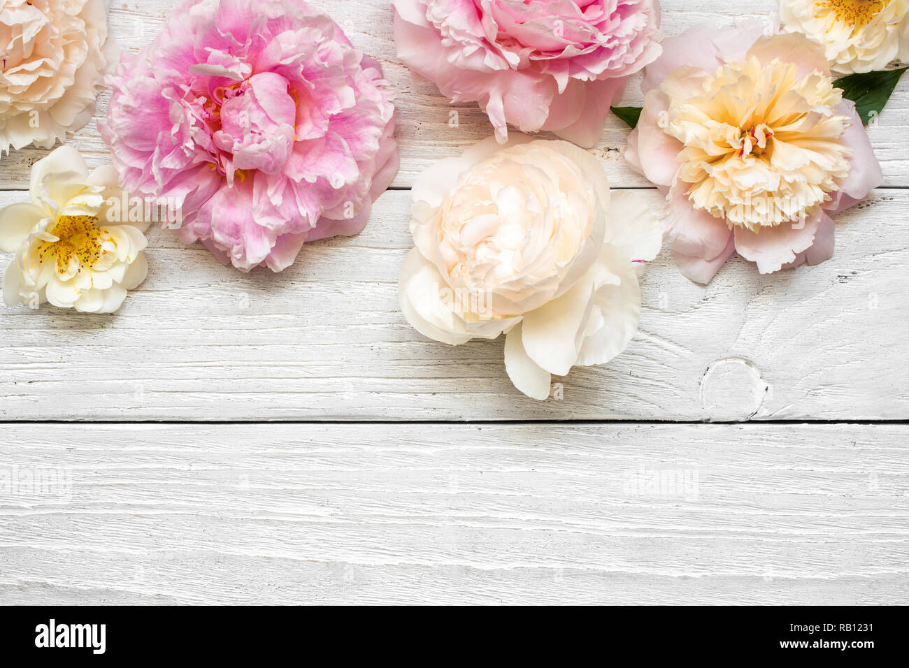 Amazon De Amkun Kunstblumenstrauss Pfingstrosen Kunstlich Seide