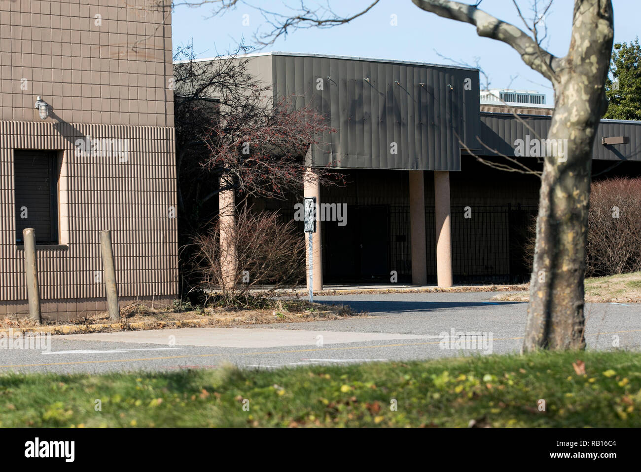 Eine verblasste logo Zeichen außerhalb eines verlassenen Sears Einzelhandelsgeschäft in Burlington County, New Jersey am 23. Dezember 2018. Stockfoto