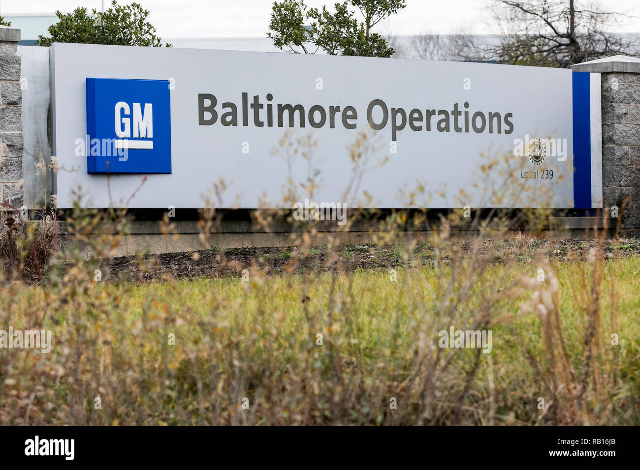 Ein logo Zeichen außerhalb des General Motors (GM) Baltimore Operationen Werk in White Marsh, Maryland, am 23. Dezember 2018. Stockfoto