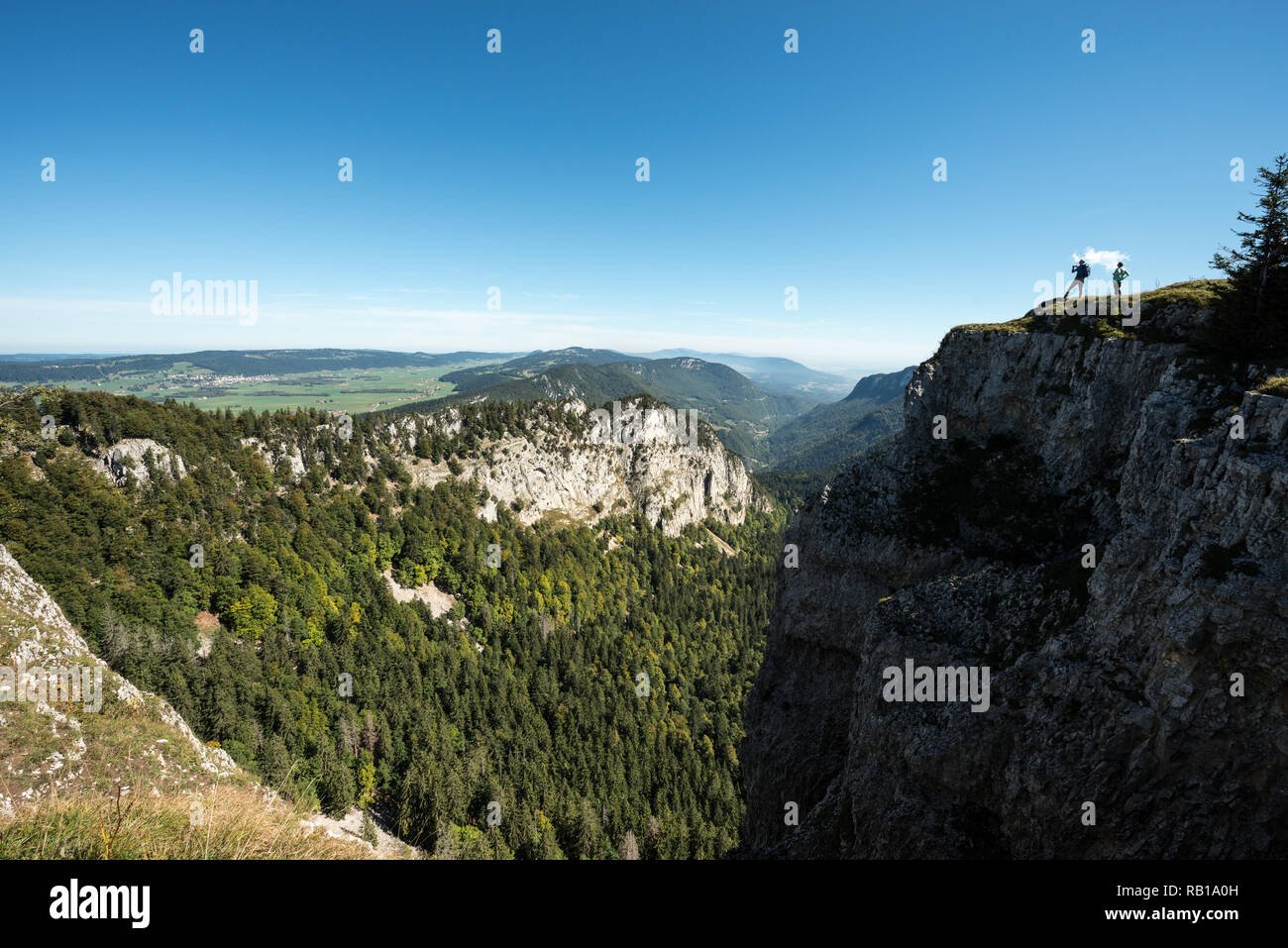 Die Landschaft des Creux du Van Stockfoto