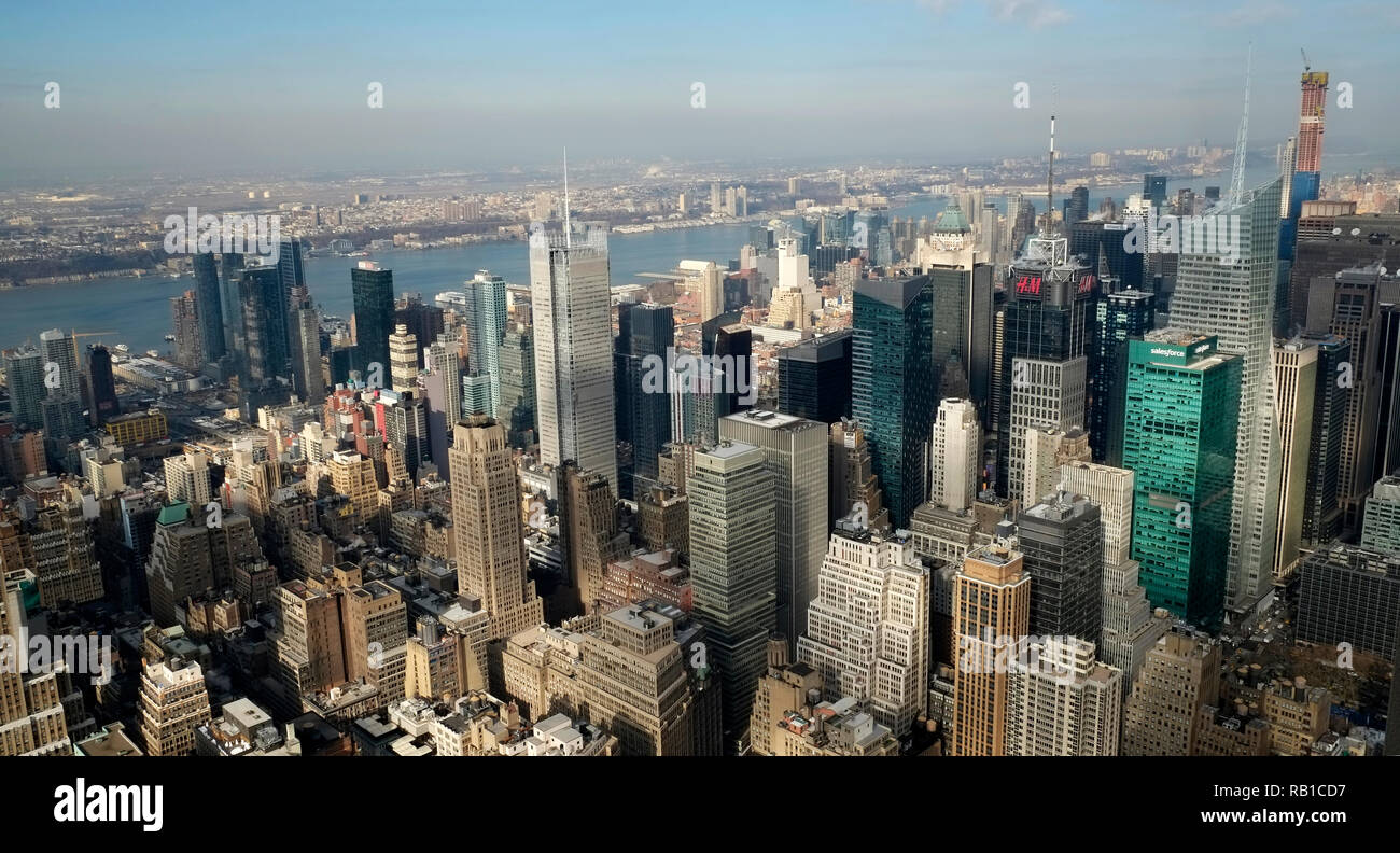 Blick nach Norden Mitte der Stadt New York von der Spitze des Felsens Mahattan Long Island USA USA Vereinigte Staaten von Amerika Stockfoto