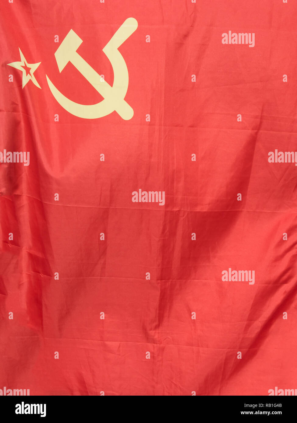 Hammer und Sichel: Rote Flagge der DDR, die Deutsche Demokratische Republik Stockfoto