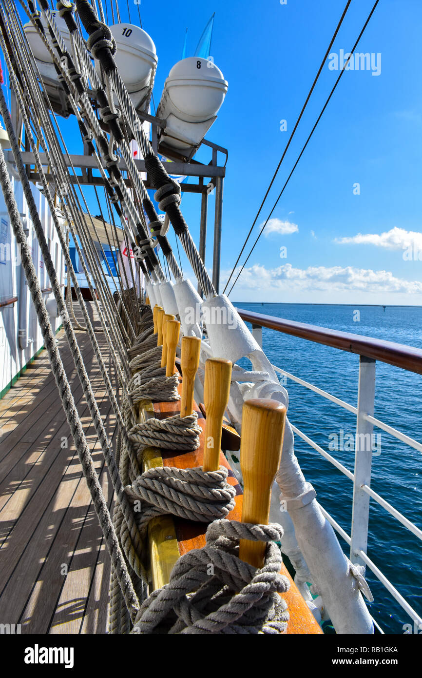 San Pedro, Ca. Dez. 27, 2018 - Das große Segelschiff Dar Mlodziezy, besuchte den Hafen von San Pedro. Dieses Schiff kommt von Gdynia, Polen. Stockfoto