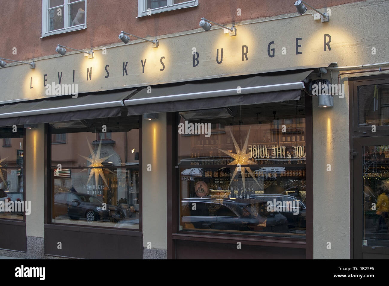 STOCKHOLM, Schweden, 29. Dezember 2018: Die äußere Levinsky Burger Restaurant am 29. Dezember 2019 in Stockholm, Schweden Stockfoto