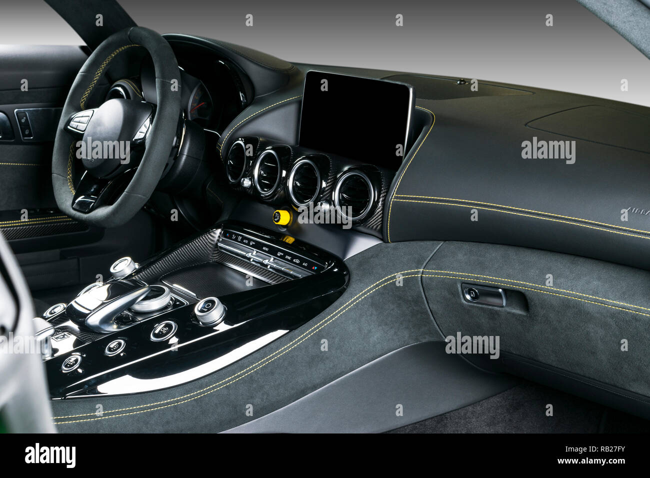 Lenkrad. Multifunktionstasten Auf Dem Lenkrad Im Auto Stockfoto - Bild von  schwarzes, luxus: 289666940