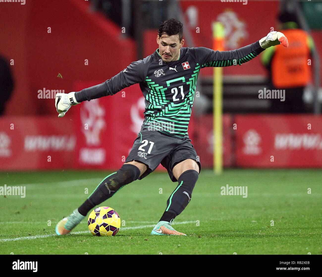 Firo Fußball, Fußball: LÃ Nderspiel: 18.11.2014 Polen - Schweiz Single Action Römischen BÃ rki, SUI | Verwendung weltweit Stockfoto