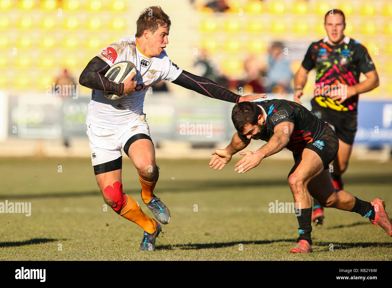 Parma, Italien. 6. Januar, 2019. Geparden' Flügel William Small-Smith versucht zu brechen ein Angriff im Spiel gegen Zebre in GuinnessPro 14 © Massimiliano Carnabuci/Alamy leben Nachrichten Stockfoto