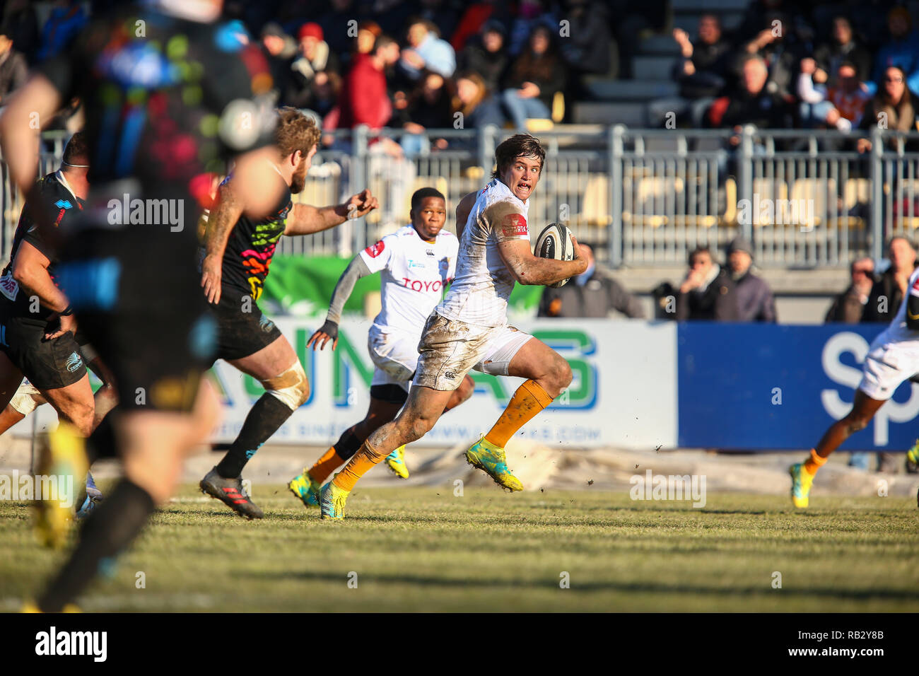 Parma, Italien. 06. Januar, 2019. Geparden "außerhalb der Mitte Benhard Van Rensburg läuft zum versuchen Linie im Spiel gegen Zebre in GuinnessPro 14 © Massimiliano Carnabuci/Alamy leben Nachrichten Stockfoto