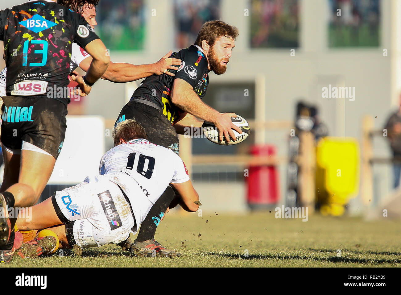 Parma, Italien. 6. Januar, 2019. Zebre der inneren Mitte Nicolas De Battista passt den Ball nach einer im Spiel gegen den Geparden in GuinnessPro 14 © Massimiliano Carnabuci/Alamy Leben Nachrichten anpacken Stockfoto