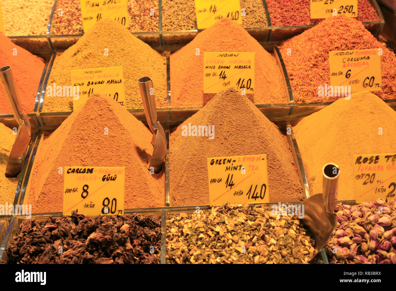 Gewürzmarkt Misir Carsisi, ägyptischen Markt, Eminonu, Istanbul, Türkei, Europa Stockfoto