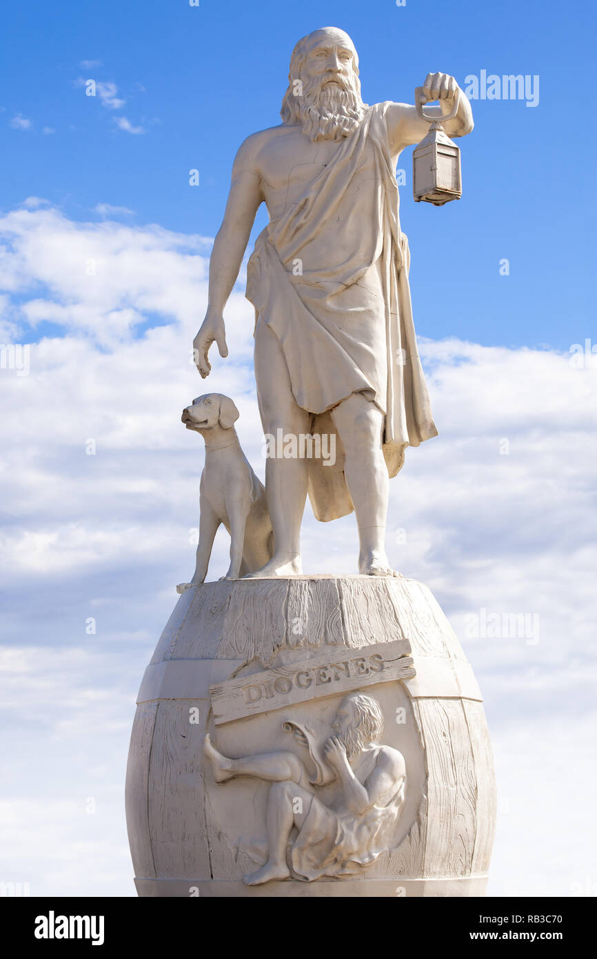 Philosoph Diogenes Skulptur, Licht, Sinop - die Türkei auch als Diogenes der Zyniker bekannt, er geboren in Sinope (moderne Sinop, Türkei), war ein I Stockfoto