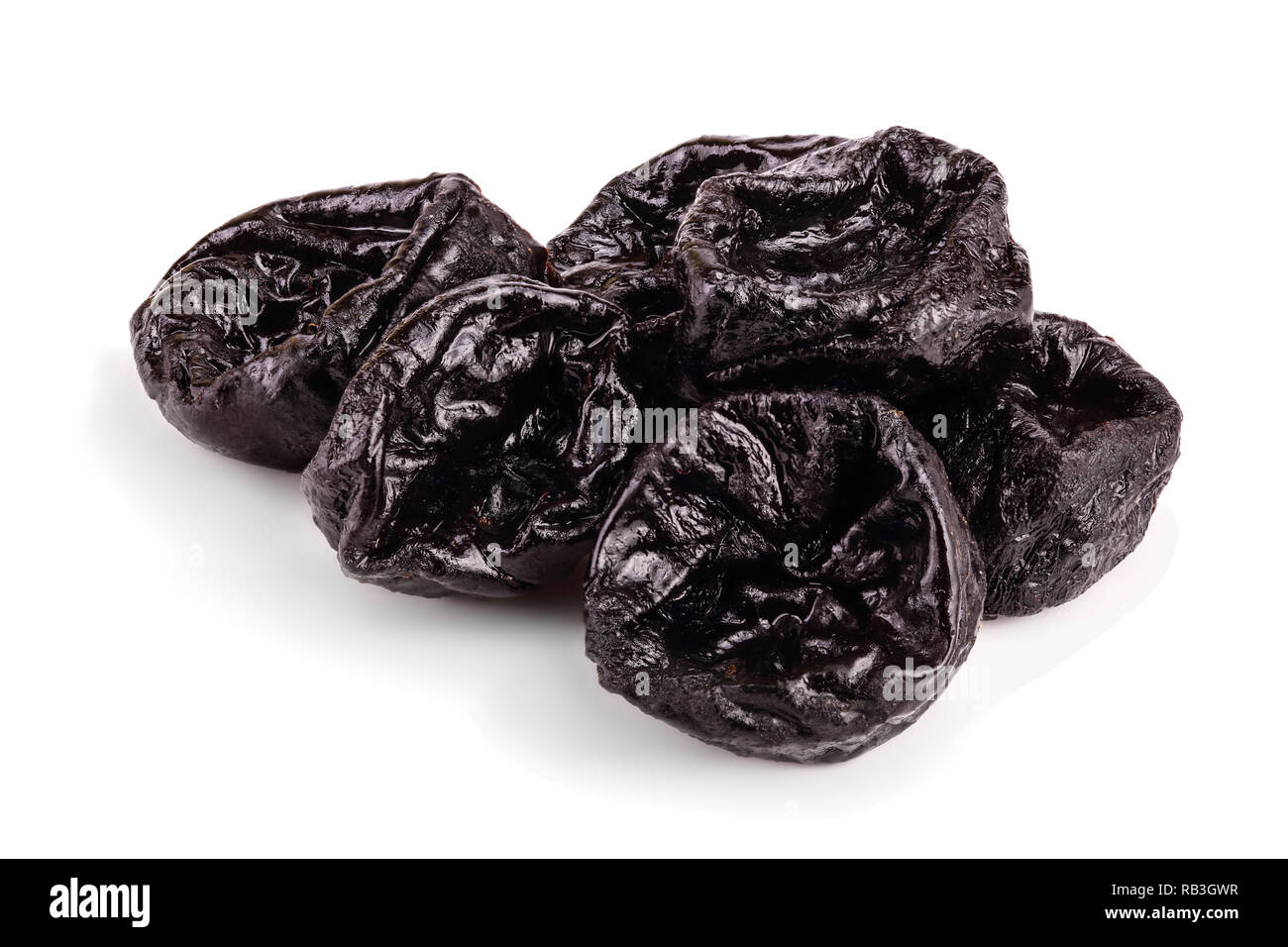 Getrocknete Pflaumen - Zwetschgen isoliert auf weißem Hintergrund Stockfoto