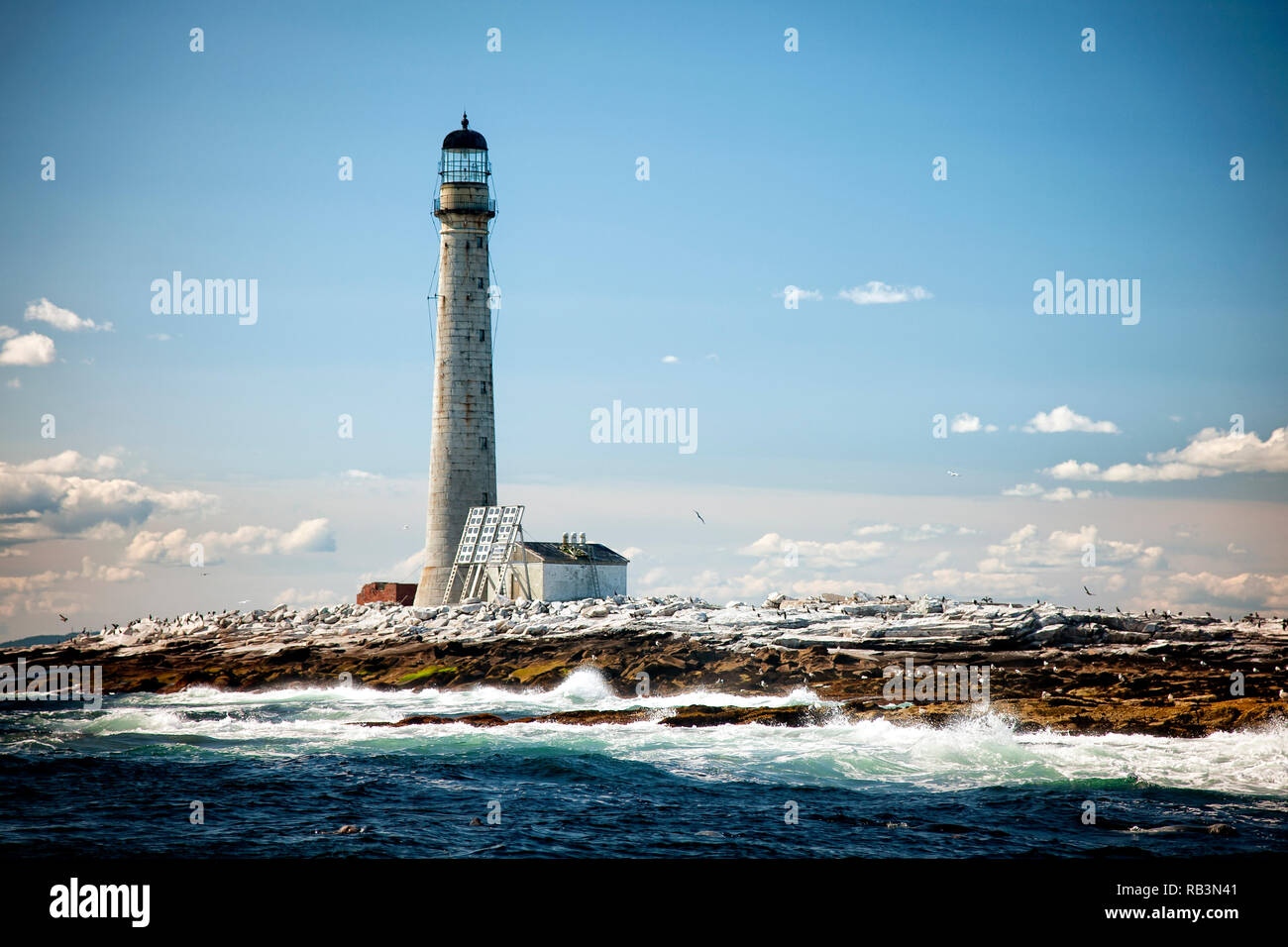 Vignettierten Bild von Boon Island Lighthouse bei Ebbe in Maine an einem Sommertag. Es ist der höchste Leuchtturm in Neu-England. Stockfoto