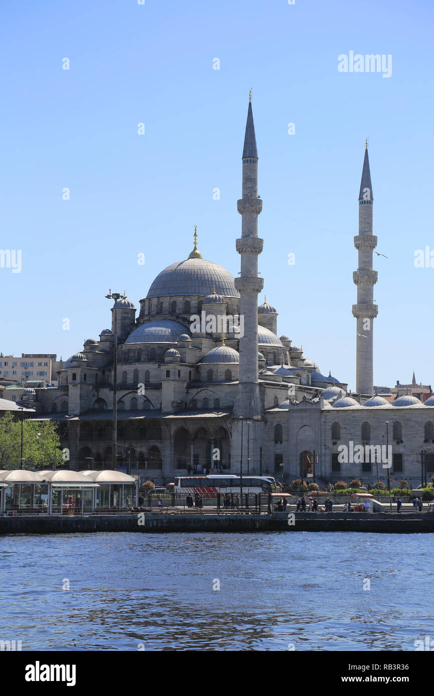 Neue Moschee (Yeni Cami), Eminonu, das Goldene Horn, den Bosporus, Istanbul, Türkei, Europa Stockfoto