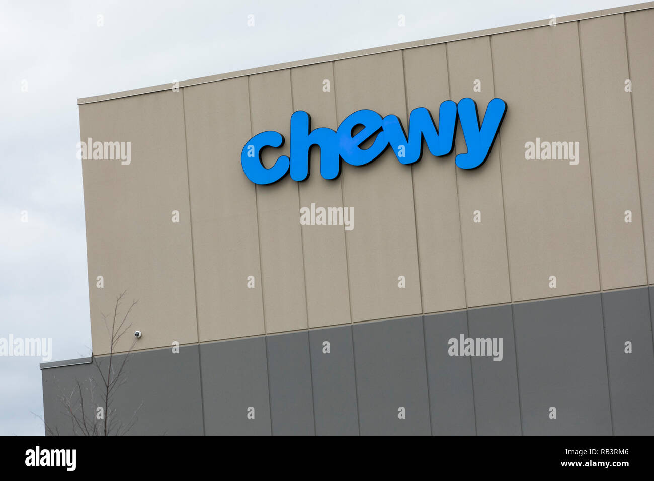 Ein logo Zeichen außerhalb einer Anlage von Chewy in Wilkes-Barre, Pennsylvania besetzt, am 29. Dezember 2018. Stockfoto