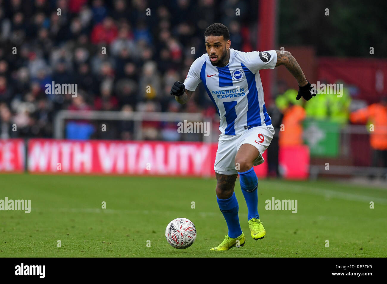 5. Januar 2019, Dean Court, London, England; die Emirate FA Cup, 3.Runde, Bournemouth vs Brighton; Jürgen Locadia (09) von Brighton läuft mit Kugel Credit: Phil Westlake/News Bilder der Englischen Football League Bilder unterliegen DataCo Lizenz Stockfoto