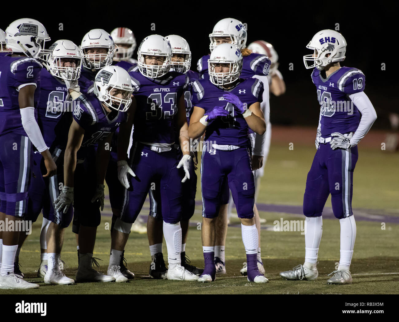 Varsity Fußball Aktion mit Eureka vs, Shasta High School in Redding, Kalifornien. Stockfoto