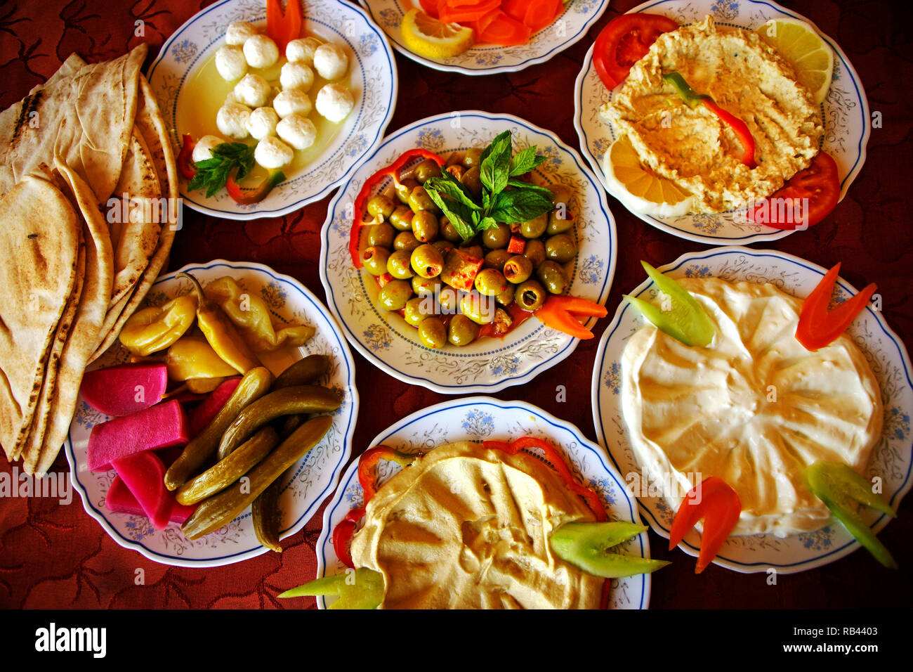 Syrische Arabische Lebensmittel. Frikadellen, Hummus, meze Salate ...