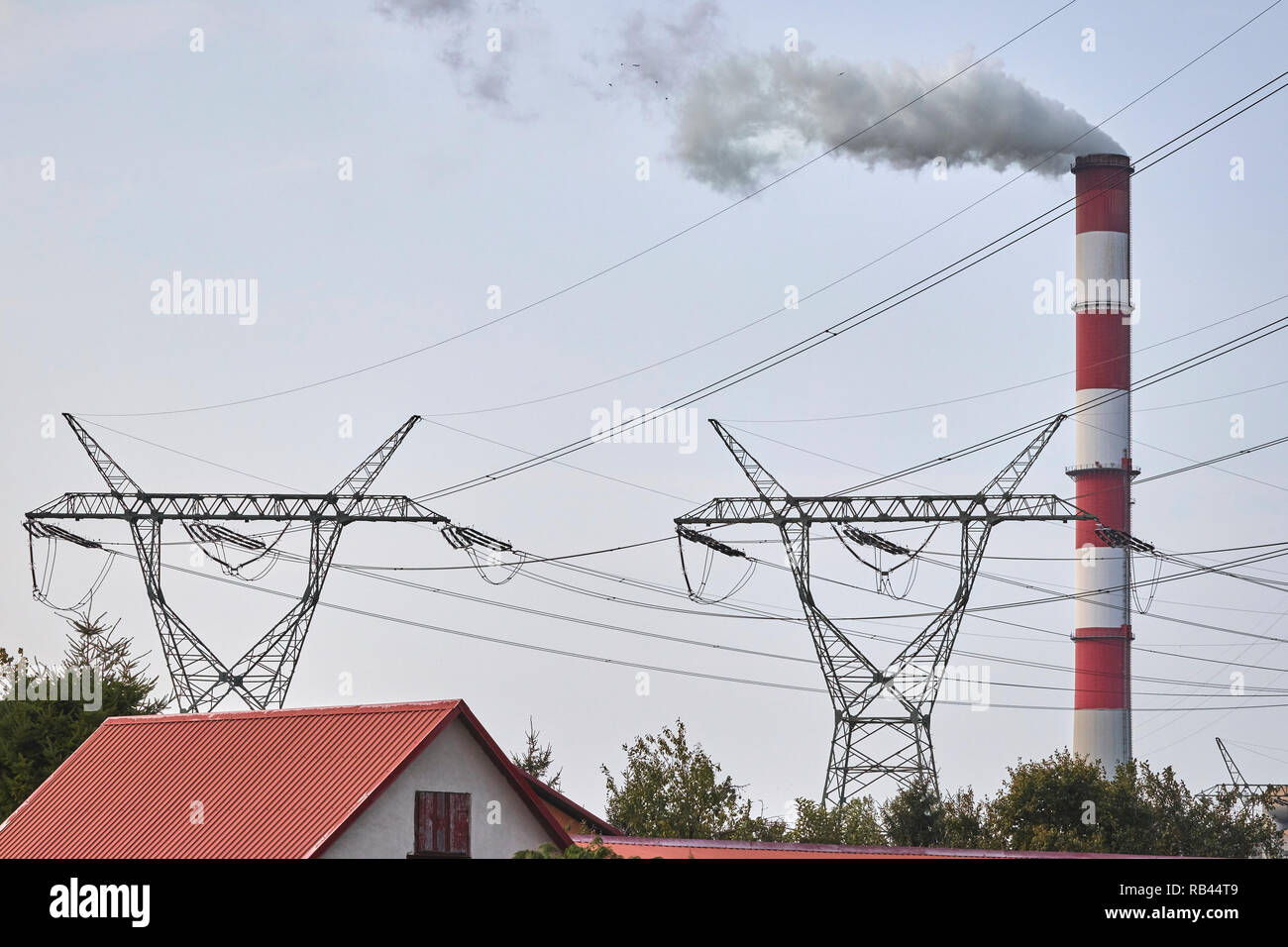 Haus schornstein rauch Fotos und Bildmaterial in hoher Auflösung Alamy