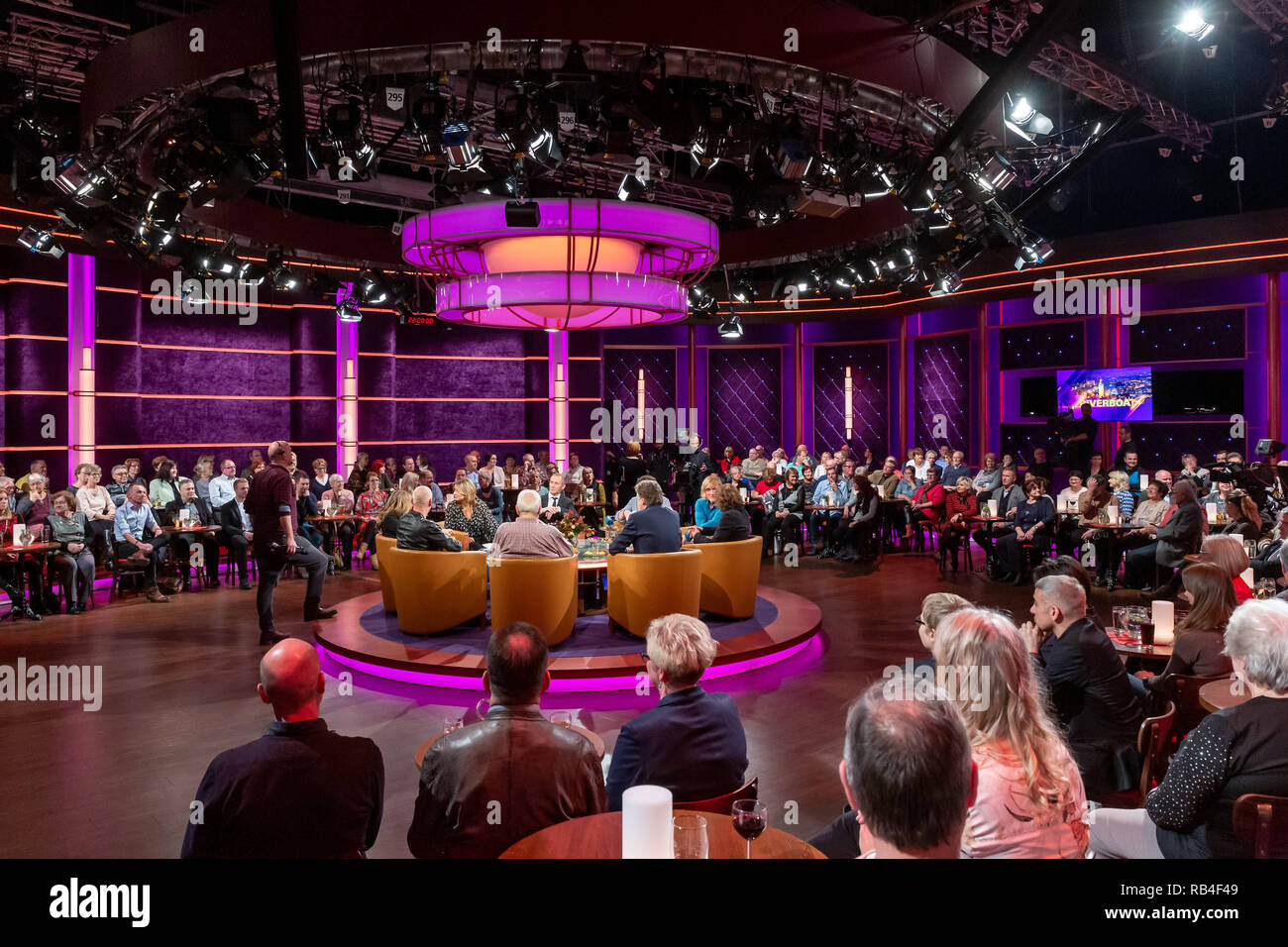 Leipzig Deutschland 14 Dez 2018 Die Gaste Und Referenten Der Mdr Talkshow Riverboat Wahrend Die Aufzeichnung Der Show Am 17 12 2018 In Leipzig Aufgenommen Die Show Wird Am 04 01 2019 Um 22 00 Uhr Mdr Fernsehen Ausgestrahlt