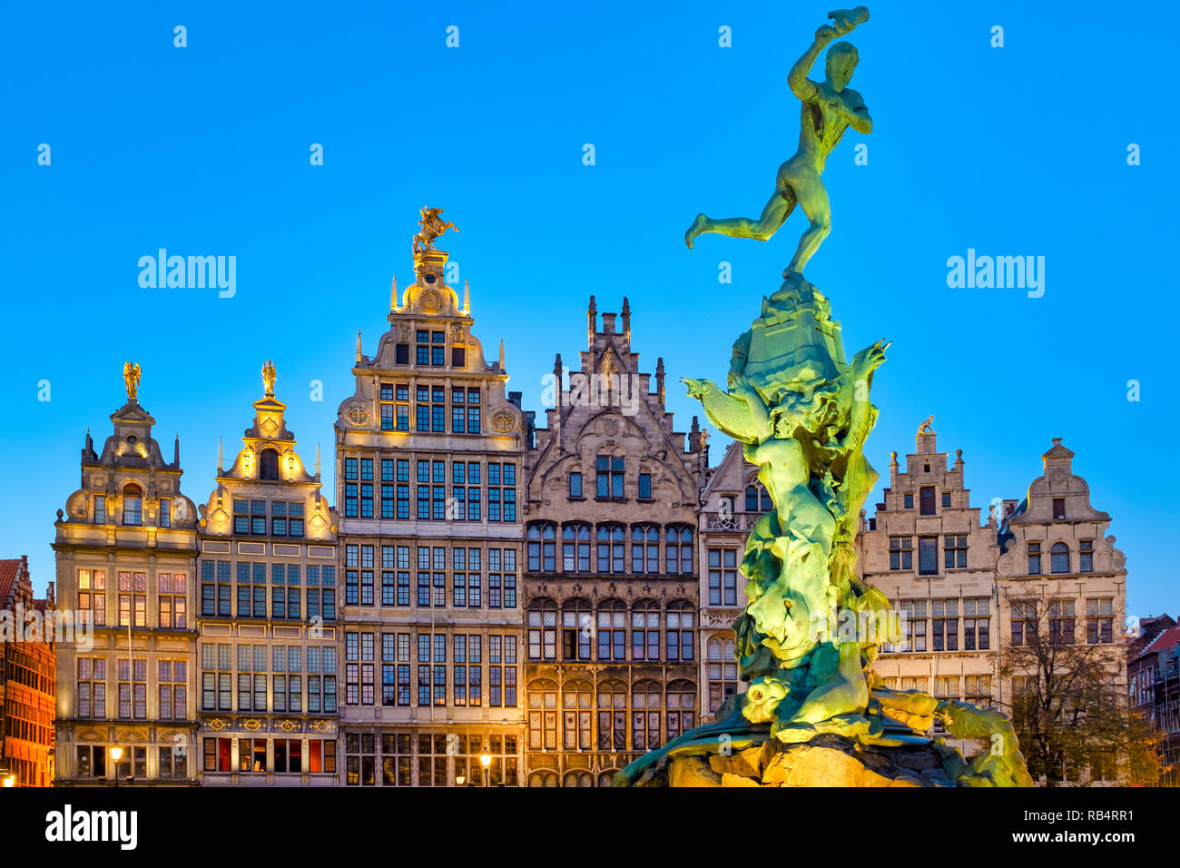 Die Quinten Brunnen in der Grote Markt (großer Marktplatz') von Antwerpen, Belgien Stockfoto