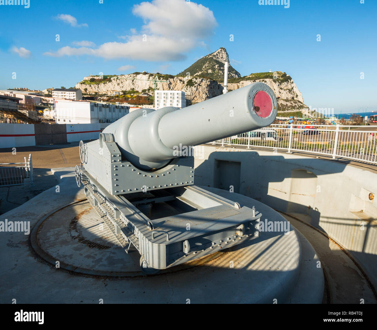 Europa Point und Gewehr auf Hardings Batterie, Gibraltar Rock auf den Überseeischen britisches Territorium, Gibraltar, Großbritannien, Iberische Halbinsel, Europa. Stockfoto
