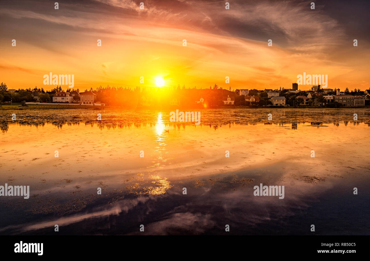 Sonnenuntergang, Reykjavik Teich, Sommerfest, kulturellen Tag, Reykjavik, Island Stockfoto