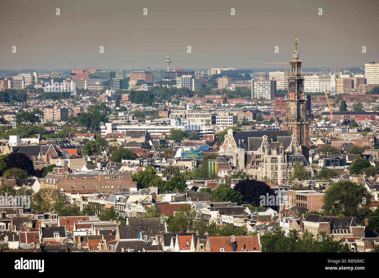 Die Niederlande, Amsterdam, Luftaufnahme von einem 'Dam Turm, genannt 'dam Aussichtspunkt. Blick auf die Innenstadt. Stockfoto