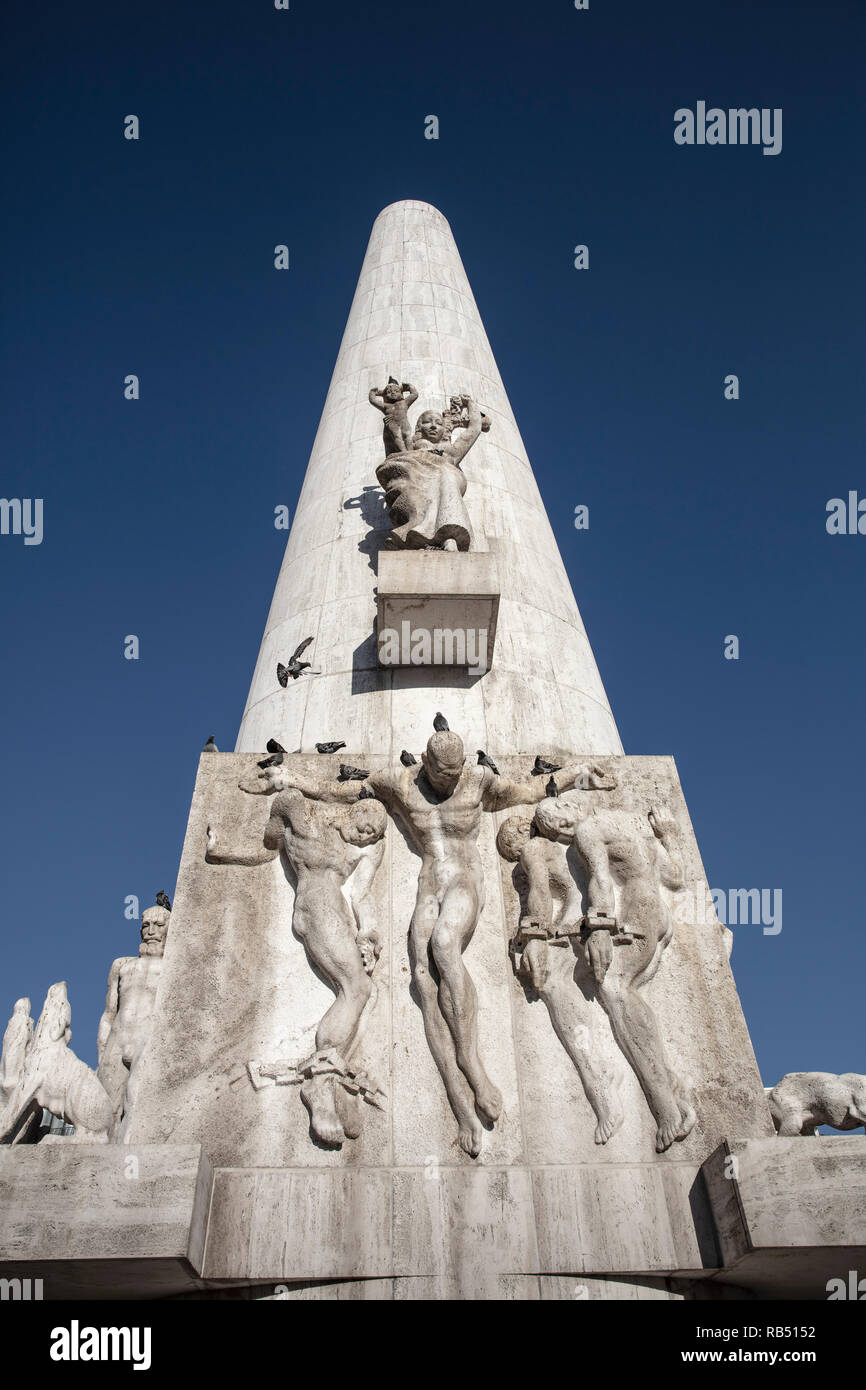 Die Niederlande, Amsterdam, Dam Platz. National World War zwei Denkmal. Stockfoto