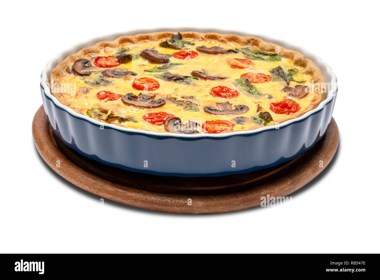 Gebackene Hausgemachte Quiche Torte backen Form in Keramik Stockfoto