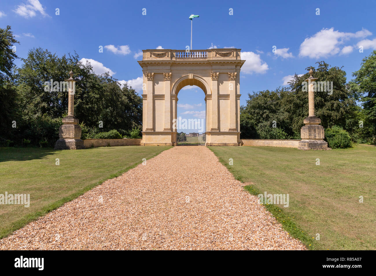Die korinthischen Arch auf der ursprünglichen Auffahrt zum Stowe House, Buckinghamshire UK Stockfoto