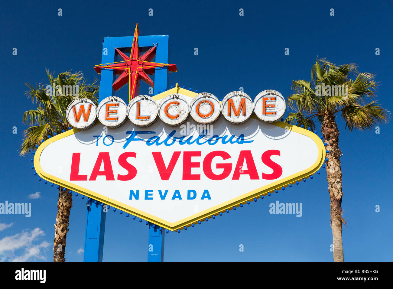 Willkommen im fabelhaften Las Vegas sign und Palmen. Stockfoto