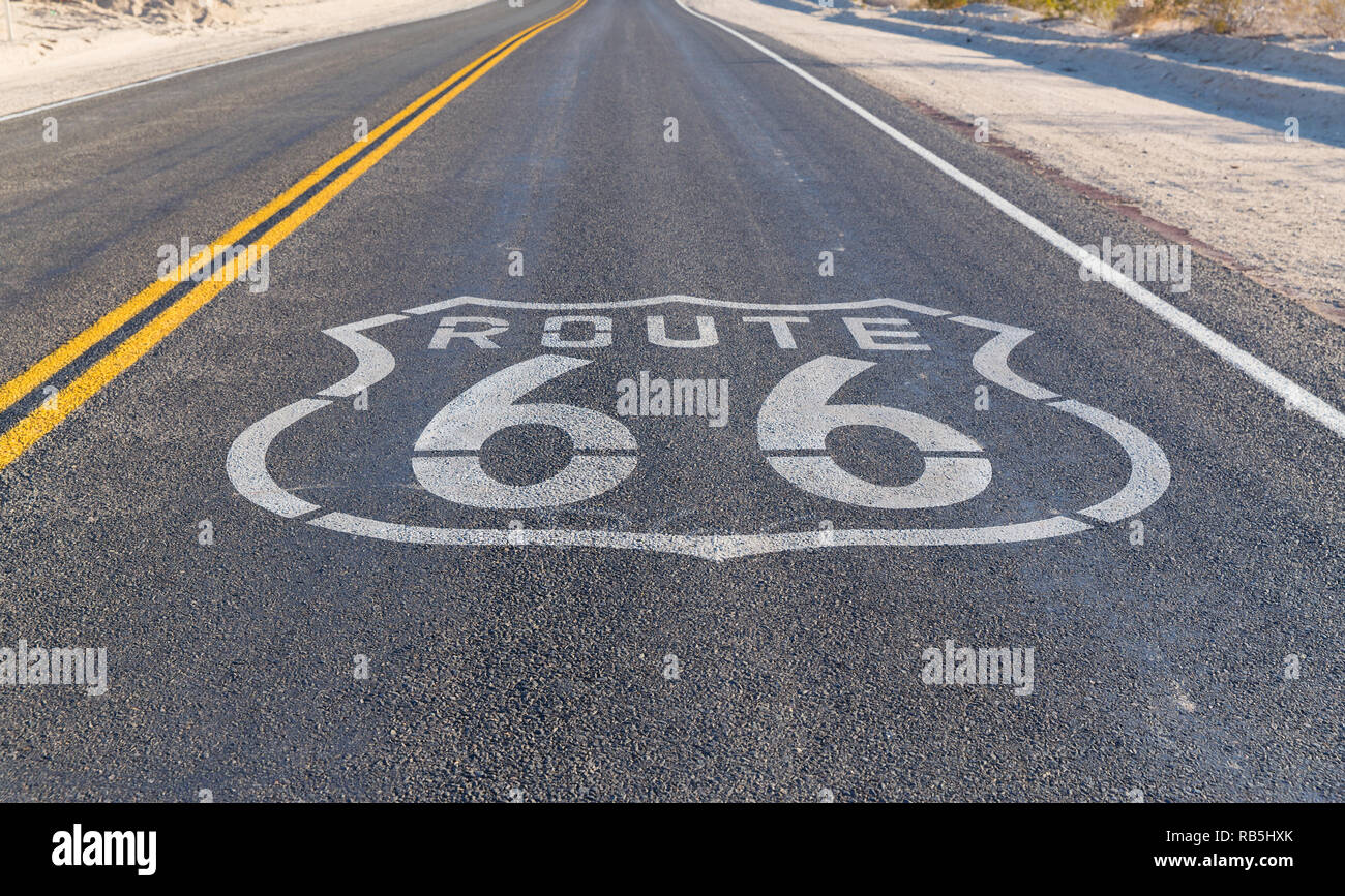Route 66 asphaltierte Straße in den Vereinigten Staaten von Amerika Stockfoto