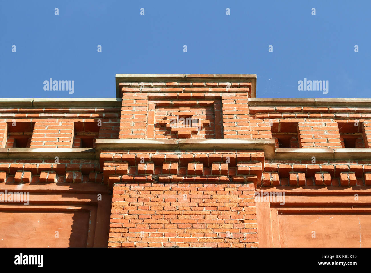 Schöner Blick auf die Altstadt, orange backstein Brücke details. Stockfoto