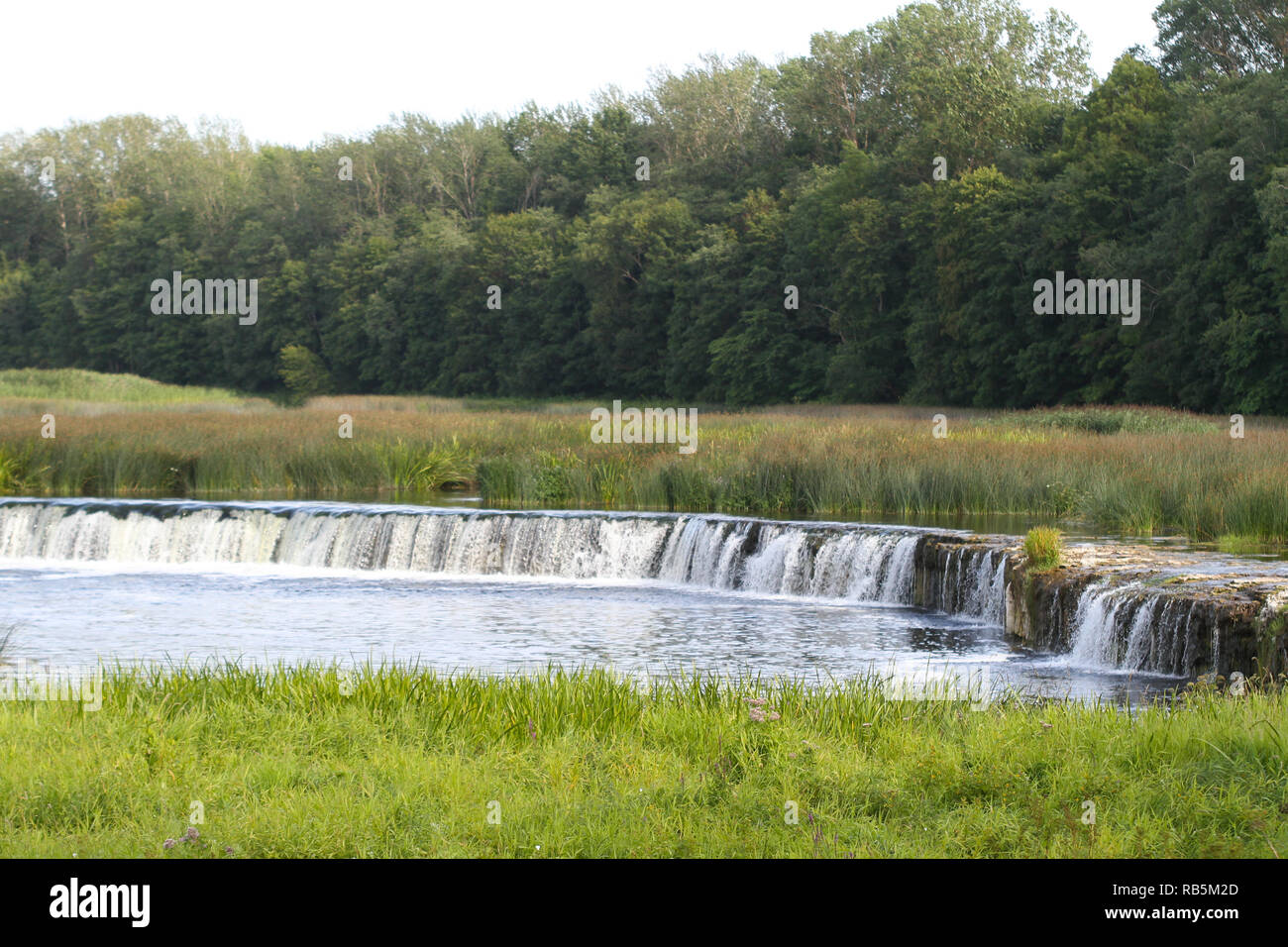 Herrliche Aussicht auf den breitesten Wasserfall in Europa - Ventas Rumba. Sehr einzigartige Natur Wunder. Stockfoto