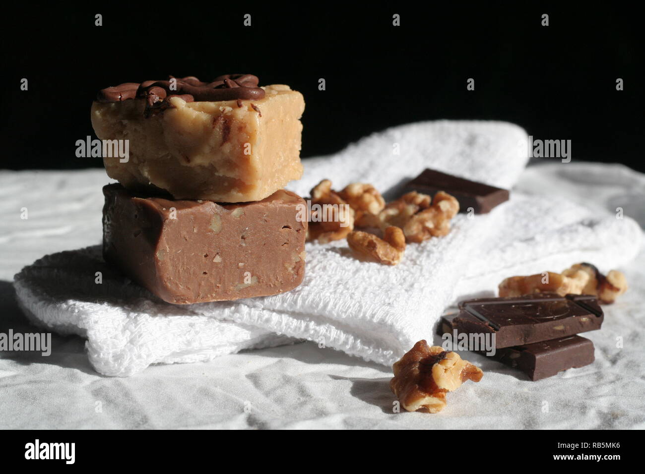 Cremige Schokolade und Erdnussbutter fudge Stockfoto