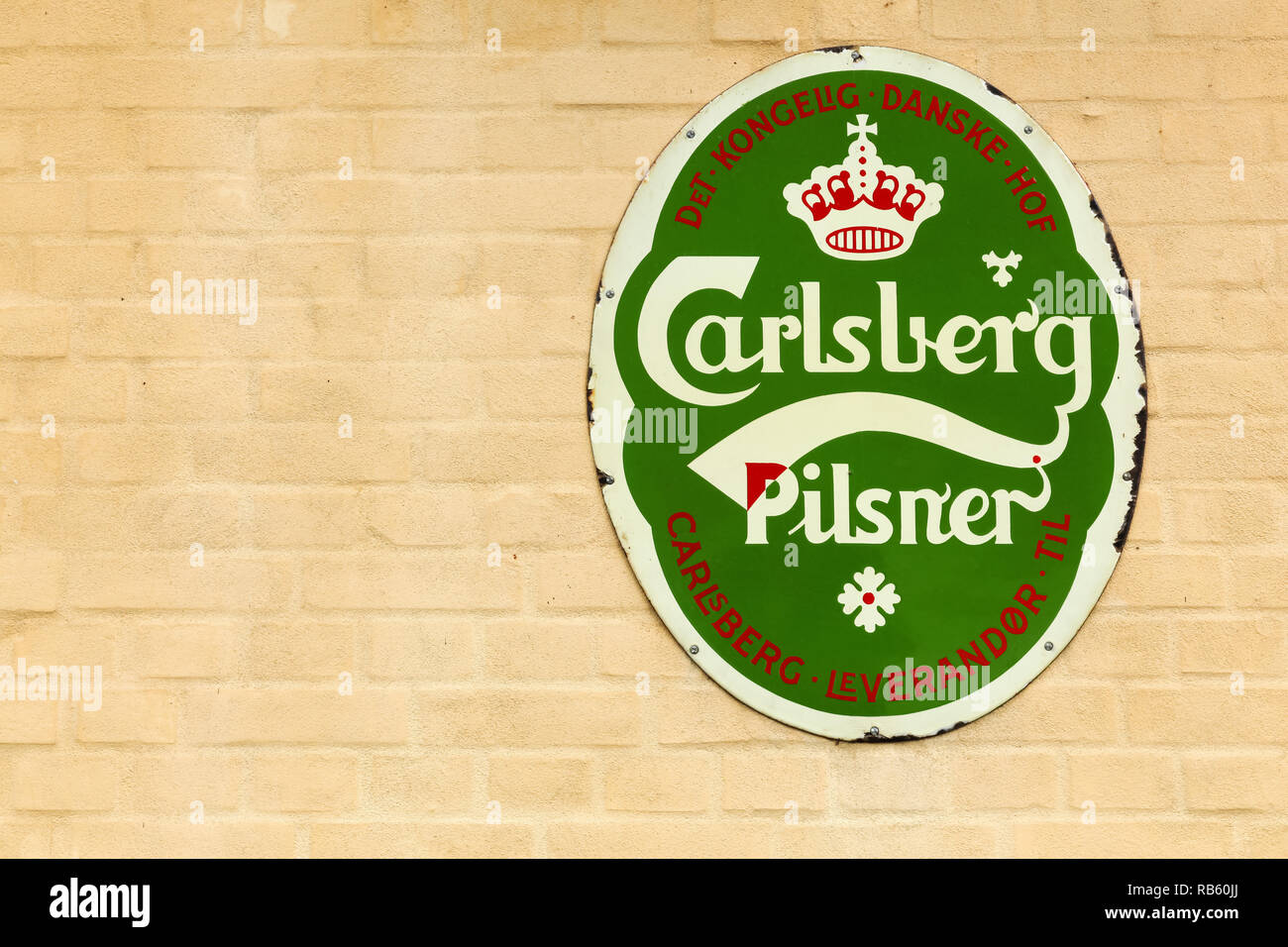 Viborg, Dänemark - 27. August 2015: Alte Werbung von Carlsberg auf die Wand von einem Restaurant Stockfoto