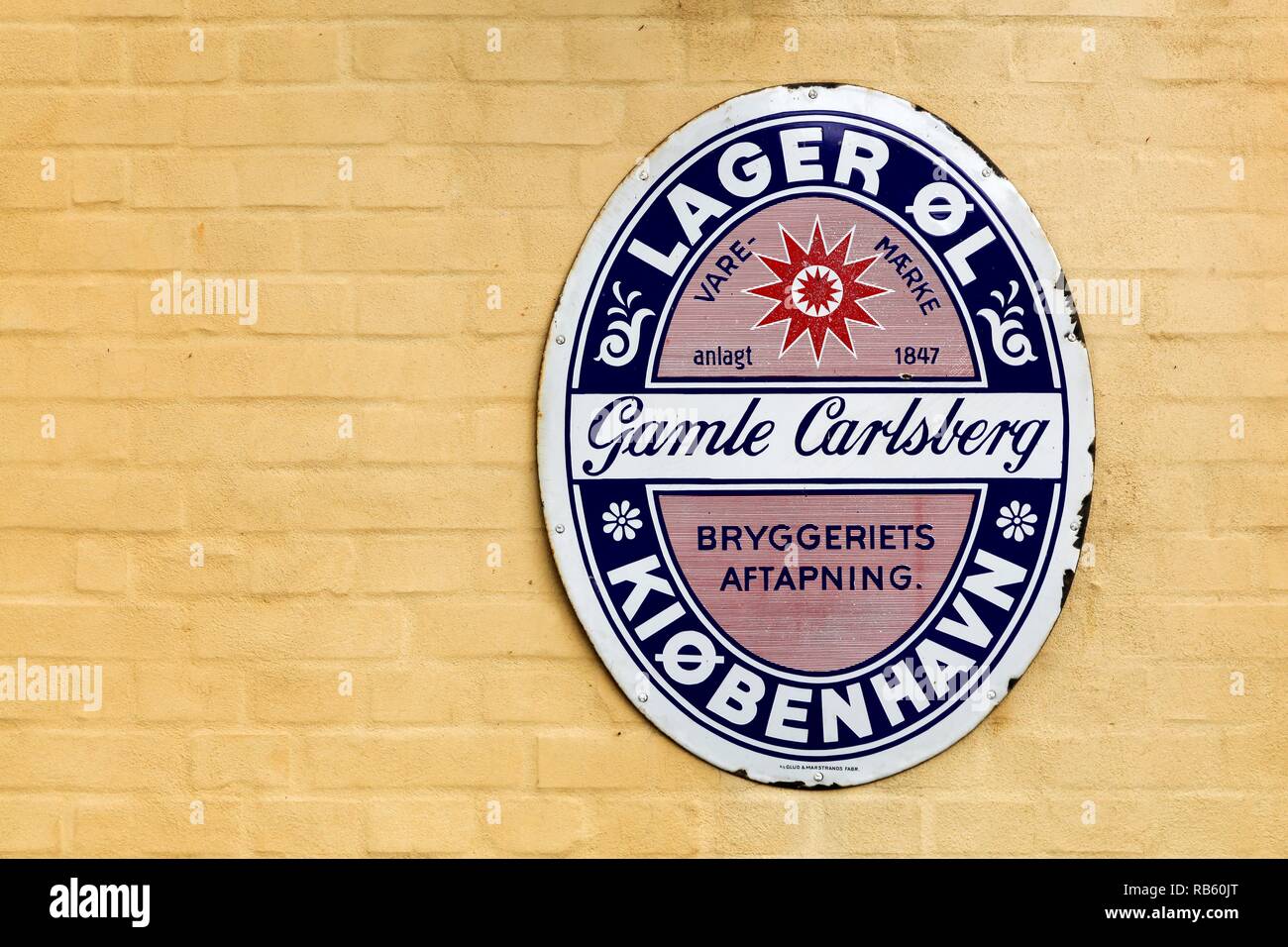 Viborg, Dänemark - 27. August 2015: Alte Werbung von Carlsberg auf die Wand von einem Restaurant Stockfoto