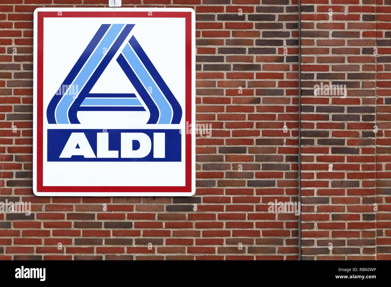 Skanderborg, Dänemark - 6 September, 2015: Aldi Logo auf einer Fassade. Aldi ist einer der weltweit führenden Discounter Kette mit über 9 000 Filialen Stockfoto
