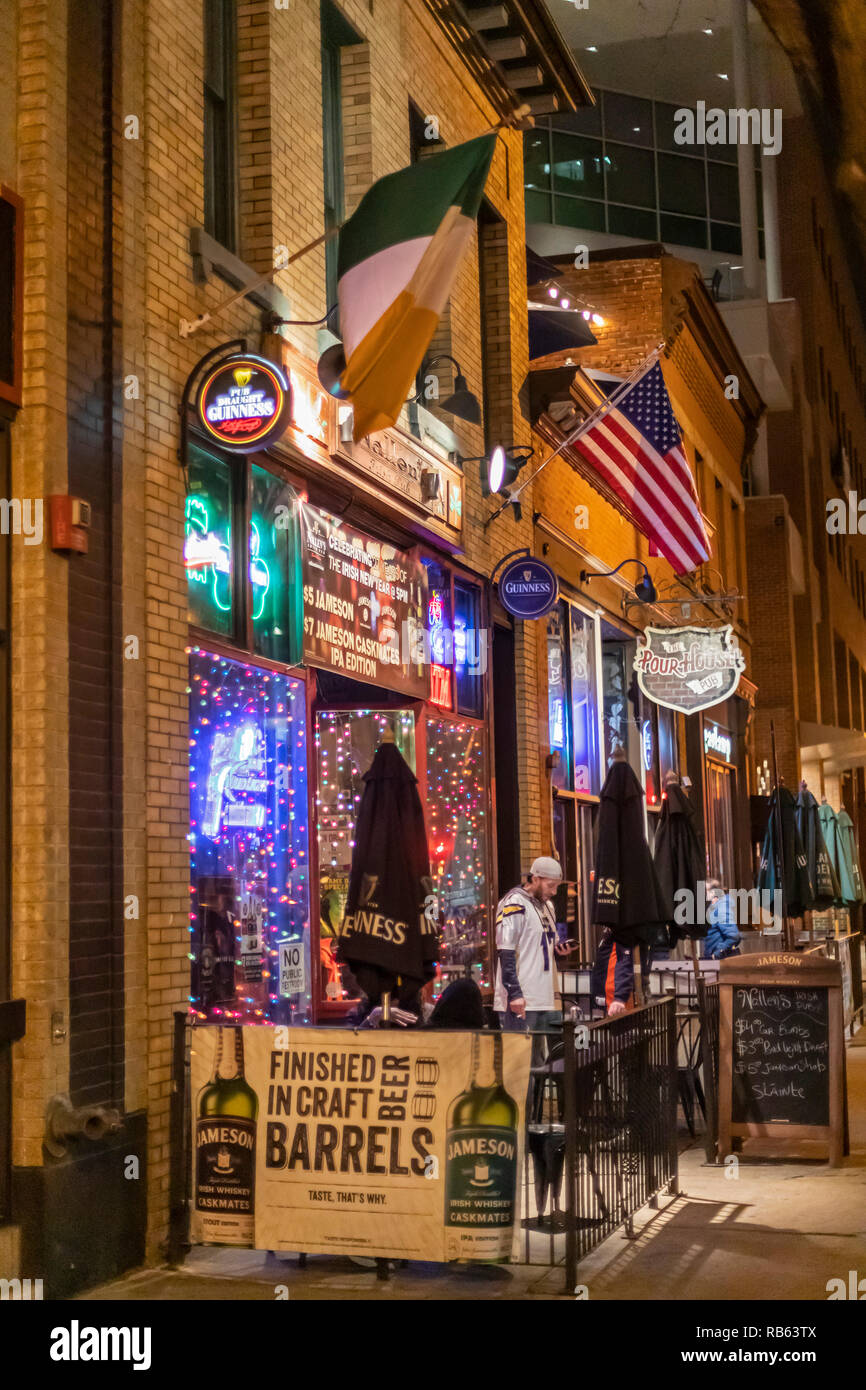 Denver, Colorado - Bars entlang der Market Street in der Innenstadt von Denver. Stockfoto