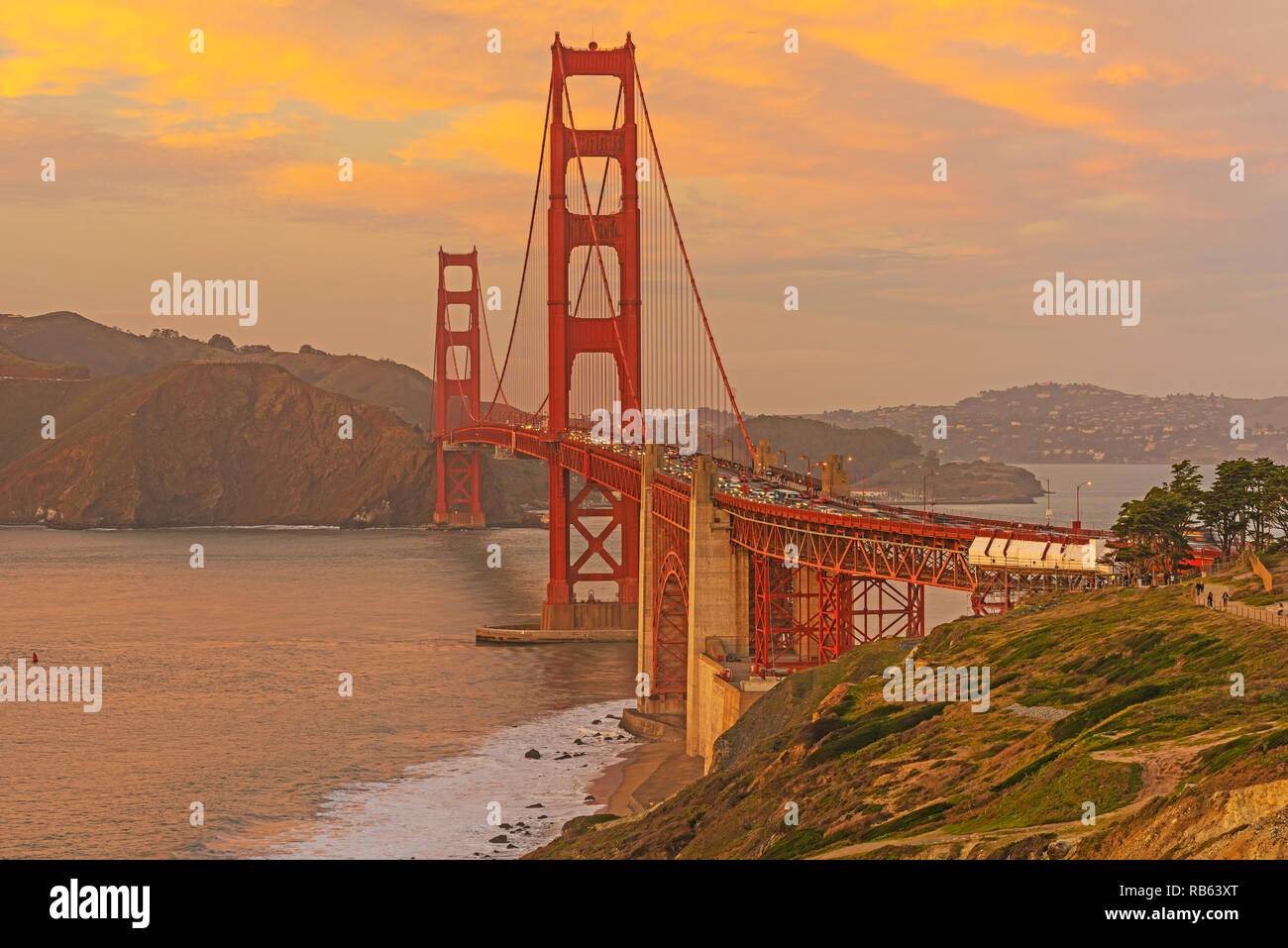 Sunset Golden Gate Bridge Südkalifornien, epische Golden Gate Bridge Fotos, San Francisco City Landschaften. Stockfoto