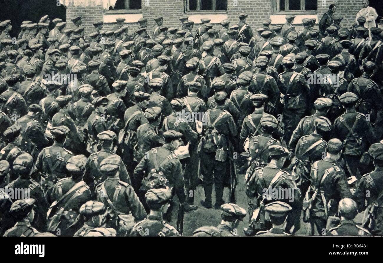 Britische Soldaten bereiten für den Transport von London zu den Schlachtfeldern im ersten Weltkrieg. Stockfoto