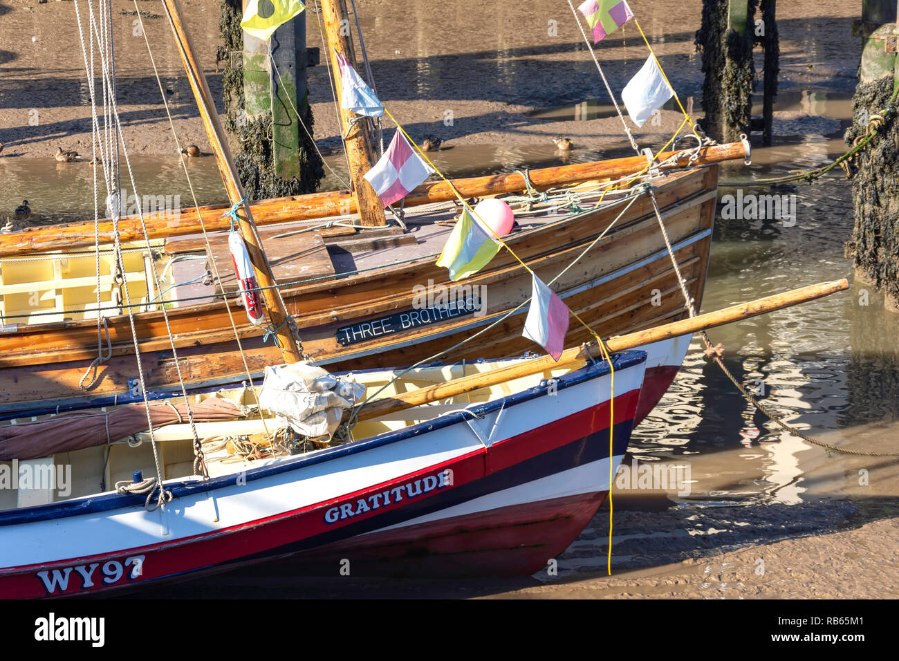 Traditionelle Segelboote in Bridlington Hafen, Bridlington, East Riding von Yorkshire, England, Vereinigtes Königreich Stockfoto