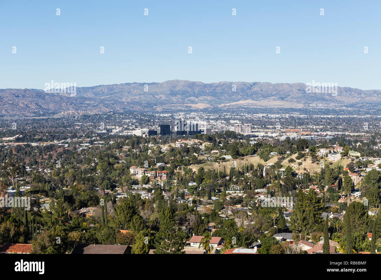 Klaren Tag Aussicht auf Woodland Hills im West San Fernando Valley Gegend von Los Angeles, Kalifornien. Stockfoto