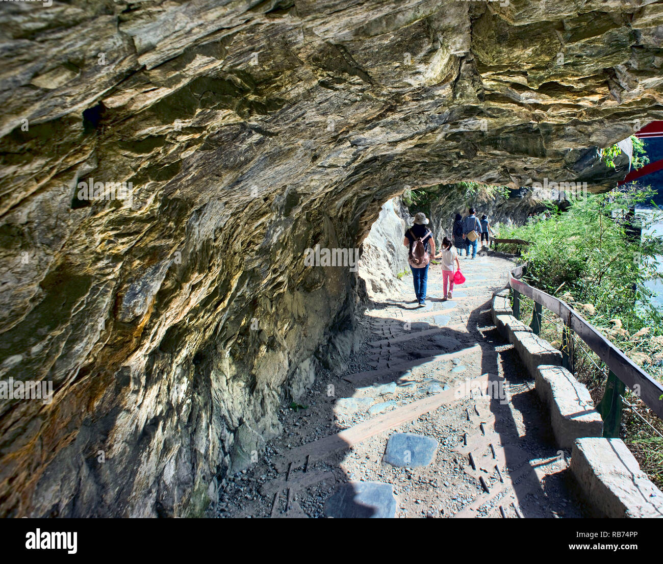 Chiayi County, Taiwan - Dez. 3, 2018 - Taroko Nationalpark Granit/Marmor zu Fuß durch die Berge zu Fuß weg, mit atemberaubender Aussicht. Stockfoto